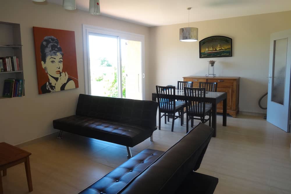 Photo of Livingroom in Aubiet