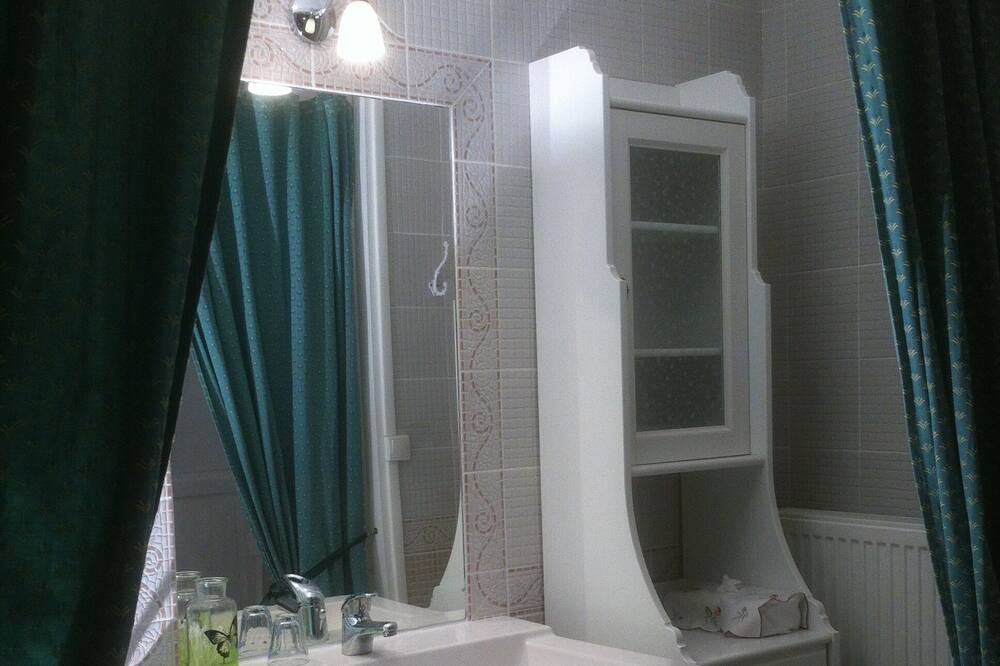 Photo of Bathroom in Labastide-Beauvoir