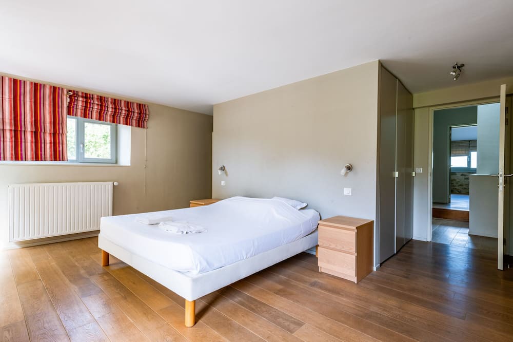 Photo of Others in Crupies