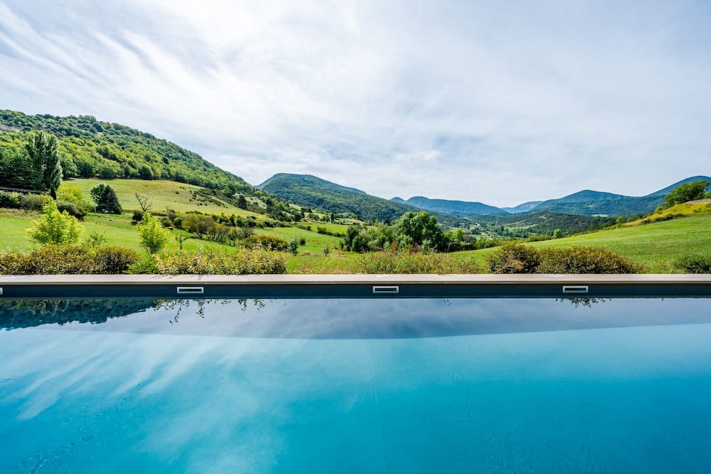 Photo of Outdoor in Crupies