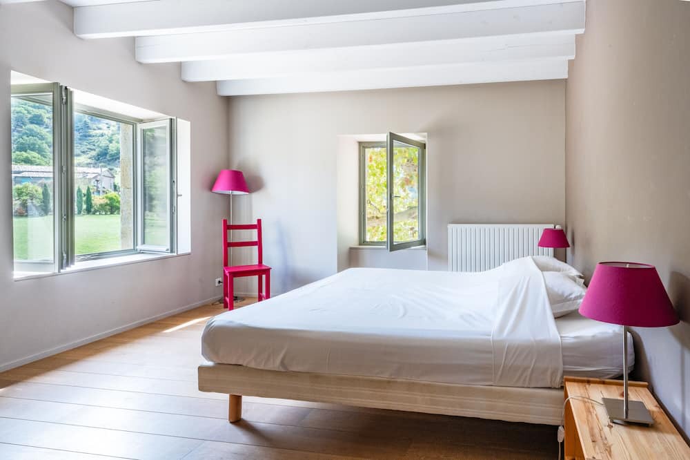 Photo of Bedroom in Crupies