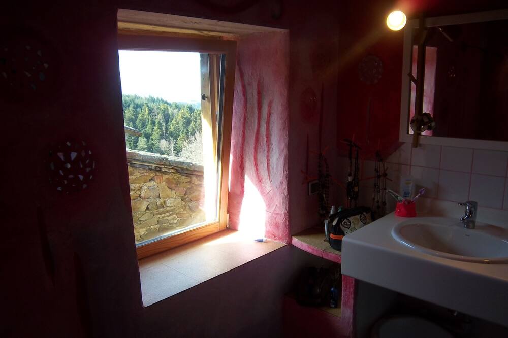 Photo of Bathroom in Champagnac-le-Vieux