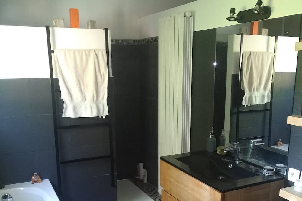 Photo of Bathroom in Manosque