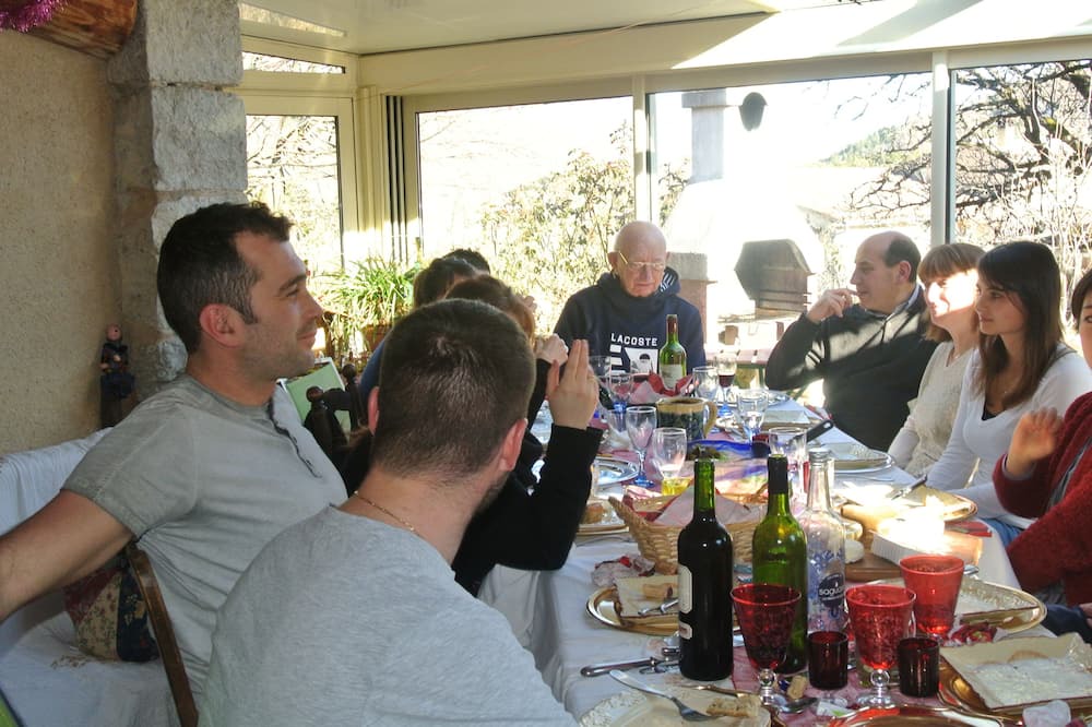 Photo of Others in Chateauneuf-Miravail