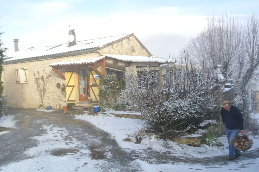 Photo of Outdoor in Chateauneuf-Miravail
