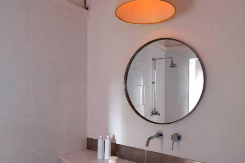 Photo of Bathroom in Thezan-les-Beziers