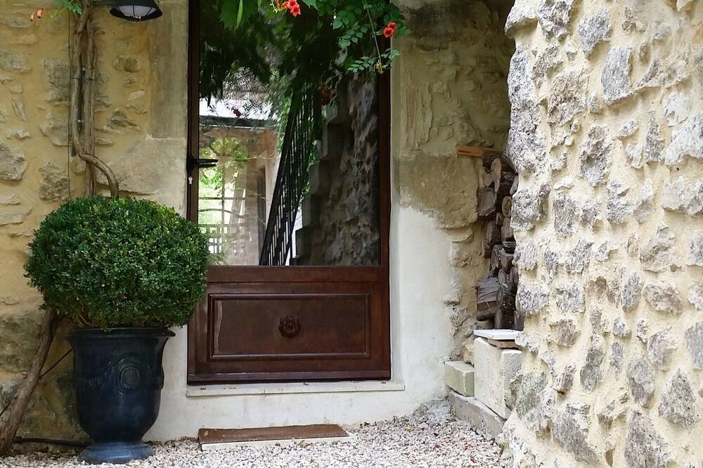 Photo of Outdoor in Saint-Andre-de-Roquepertuis