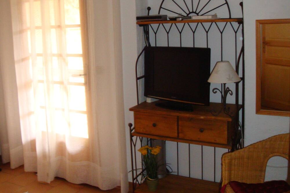 Photo of Bedroom in Saint-Andre-de-Roquepertuis
