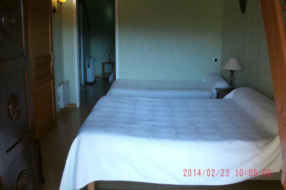 Photo of Bedroom in Pareac