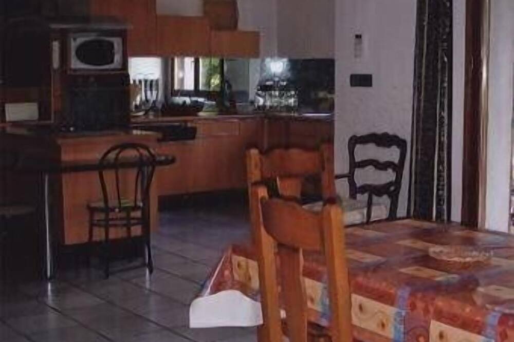 Photo of Kitchen in Pareac