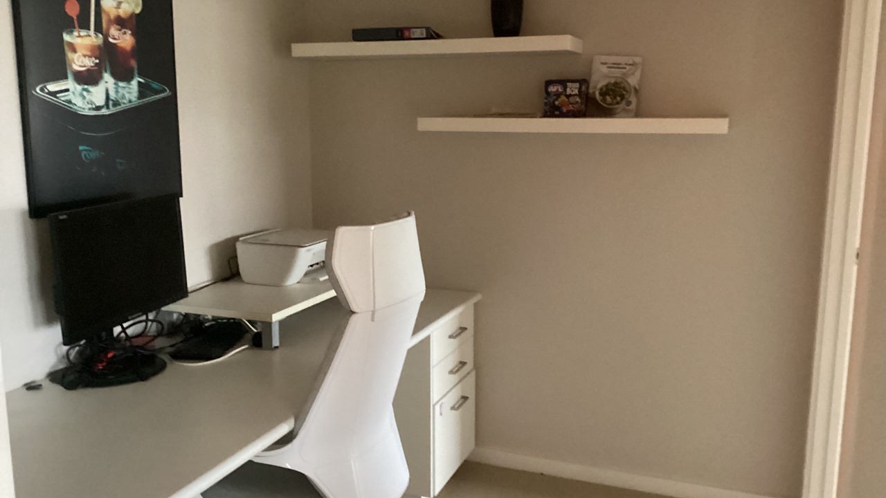 Photo of Others in Long Flat