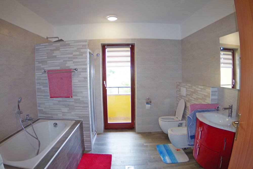 Photo of Bathroom in Sajini