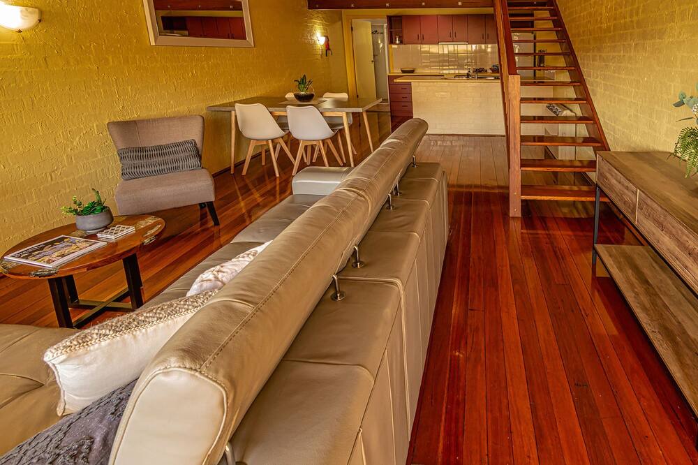 Photo of Livingroom in Gloucester