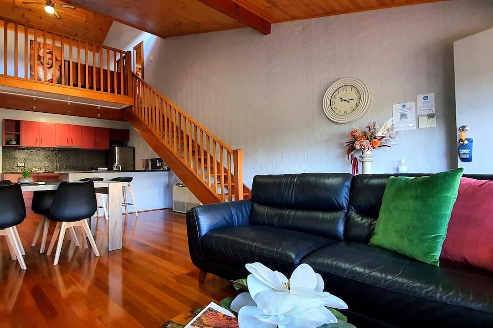 Photo of Livingroom in Gloucester