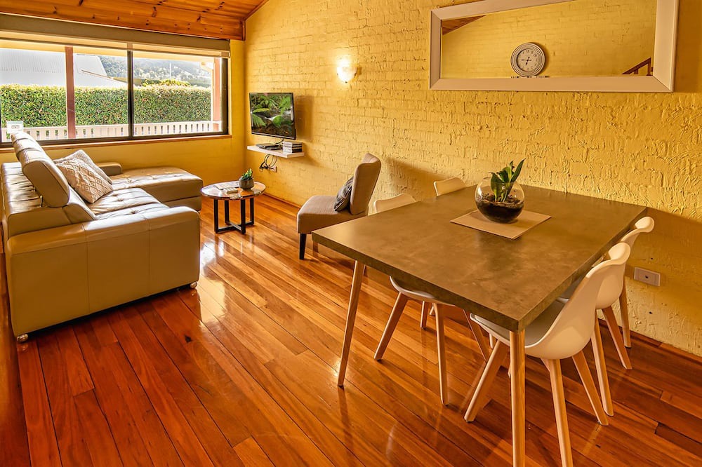 Photo of Livingroom in Gloucester