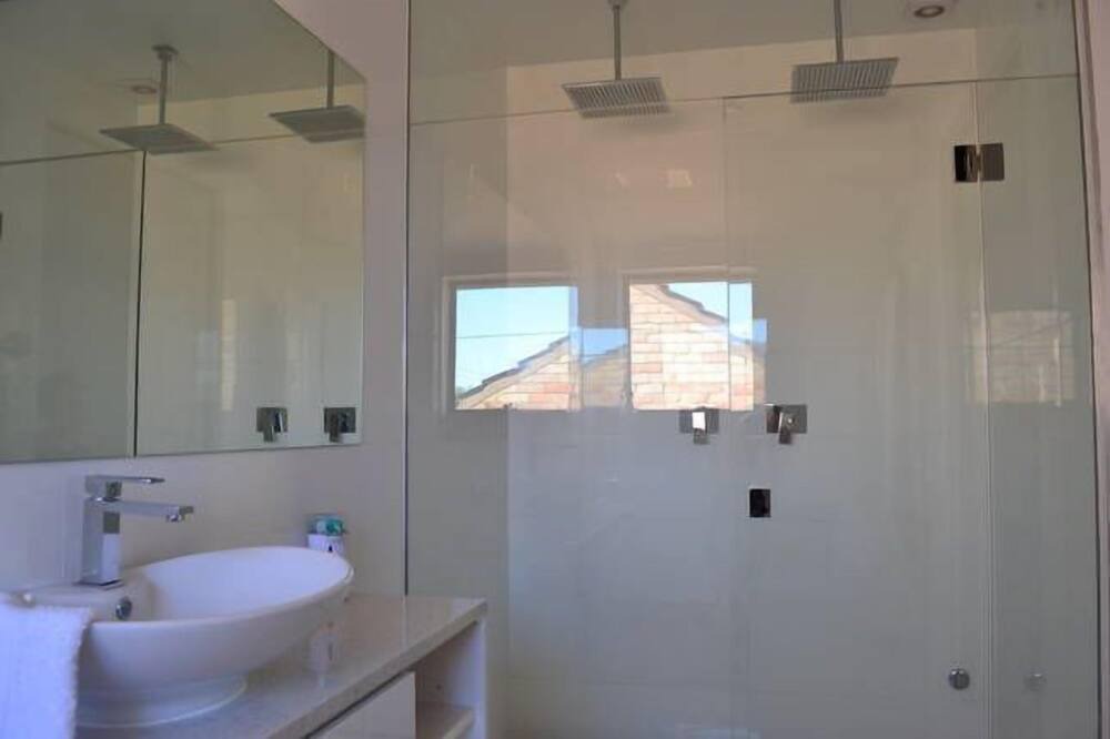Photo of Bathroom in Glenelg North