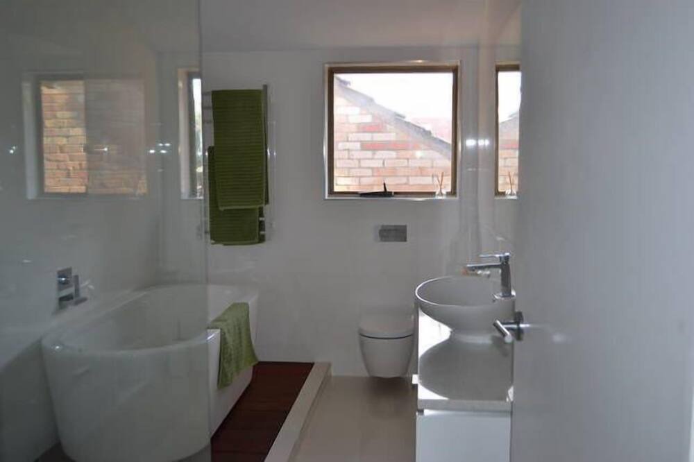 Photo of Bathroom in Glenelg North