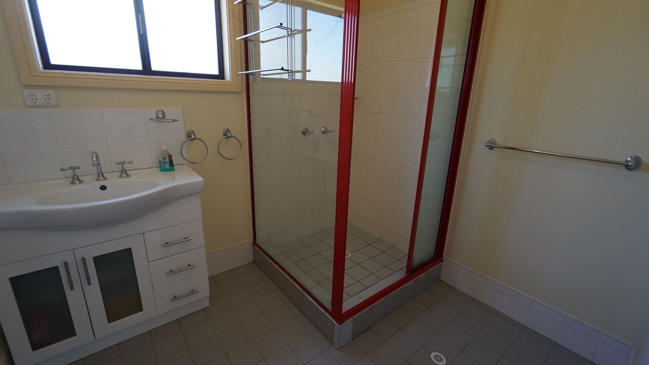 Photo of Bathroom in Basin View