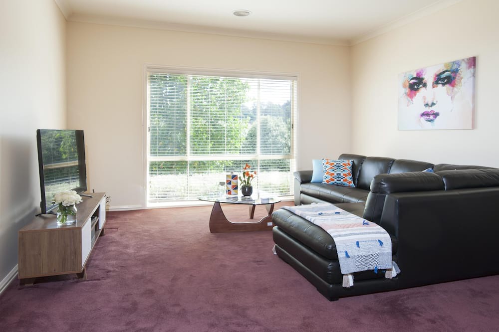 Photo of Livingroom in Emerald