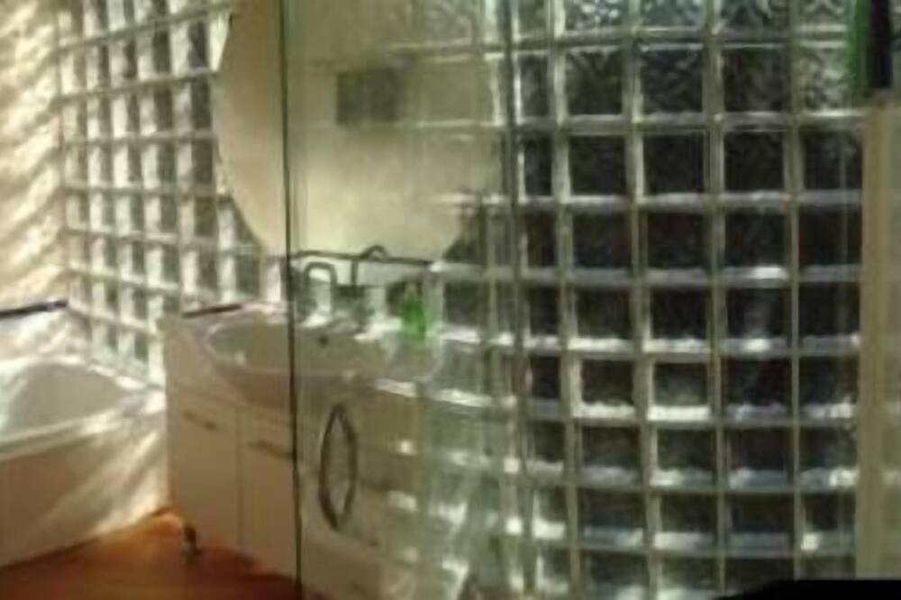 Photo of Bathroom in Cowes