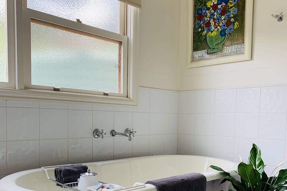 Photo of Bathroom in Strath Creek