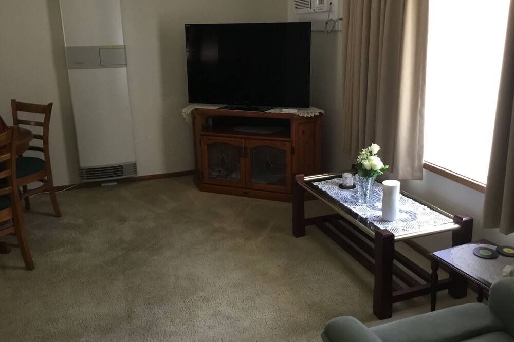 Photo of Livingroom in Flora Hill