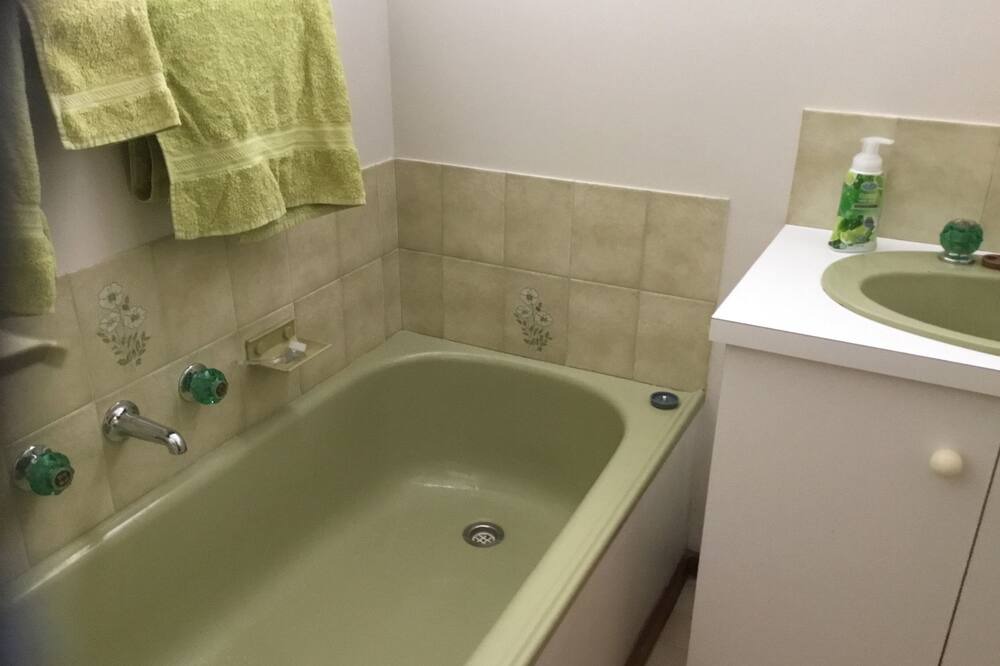 Photo of Bathroom in Flora Hill