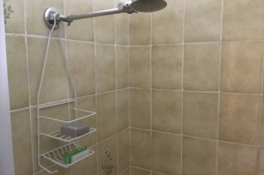 Photo of Bathroom in Flora Hill