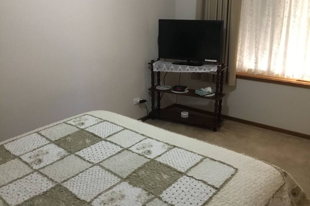 Photo of Bedroom in Flora Hill