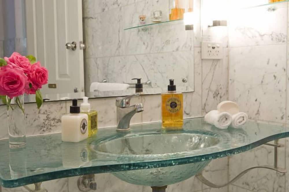 Photo of Bathroom in Talunga