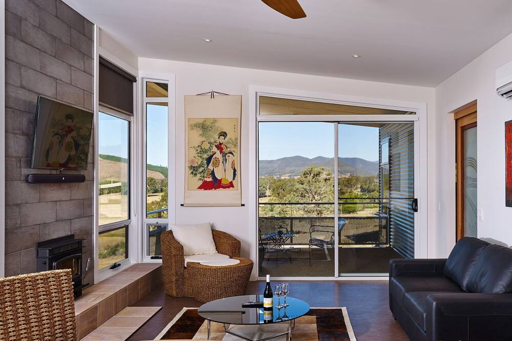 Photo of Livingroom in Myrtleford