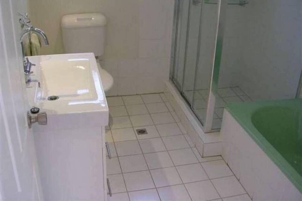 Photo of Bathroom in Vincentia