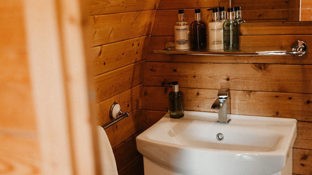 Photo of Bathroom in Torver