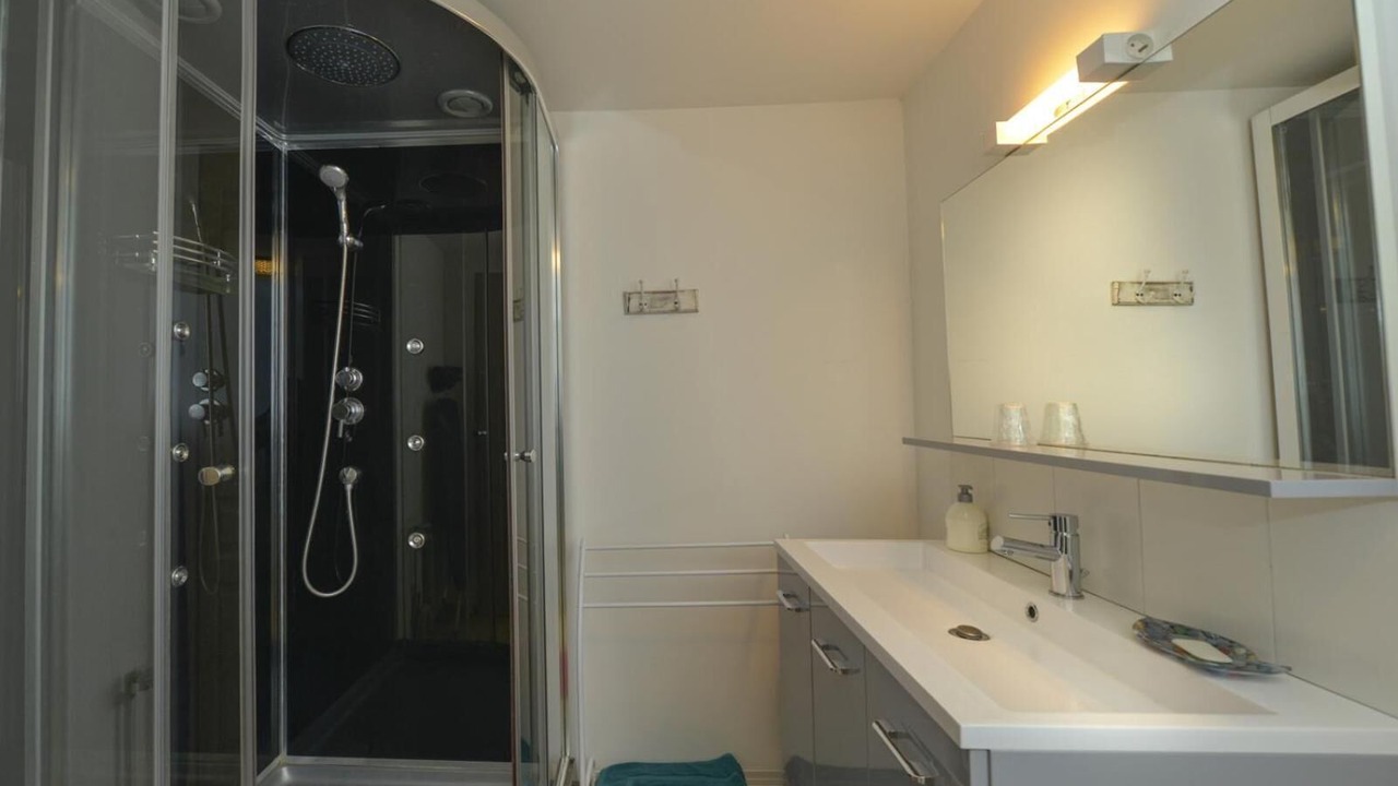 Photo of Others in Burlats