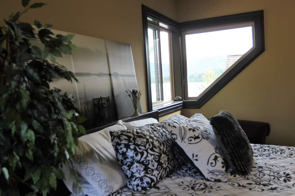 Photo of Others in McKenna