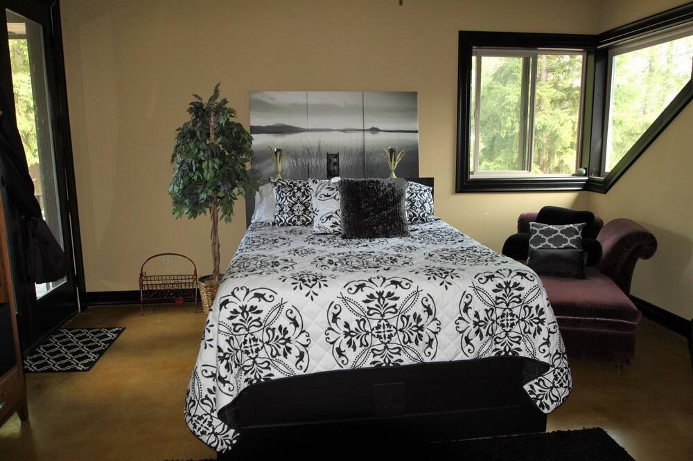 Photo of Others in McKenna