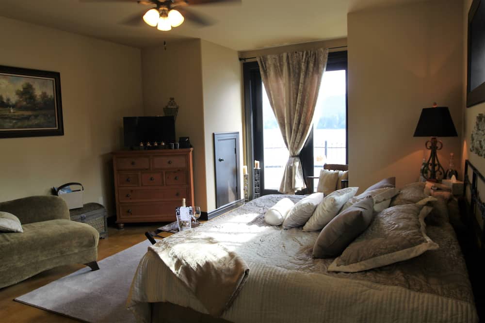 Photo of Others in McKenna