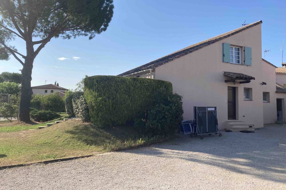 Photo of Outdoor in Villetelle