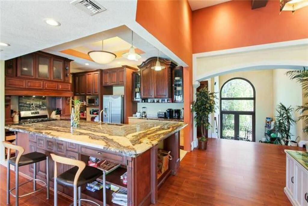 Photo of Kitchen in Kenner - Louis Armstrong International Airport