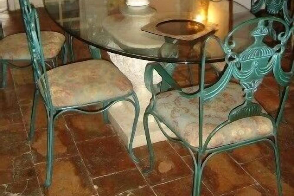 Photo of Kitchen in Monestrol