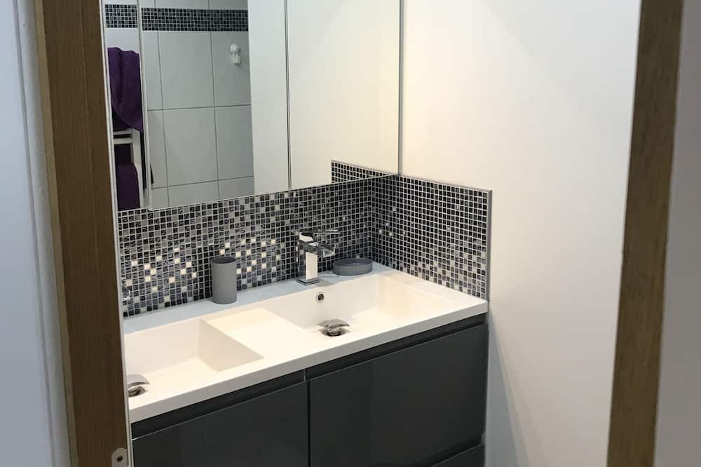 Photo of Bathroom in Carrieres-sous-Poissy