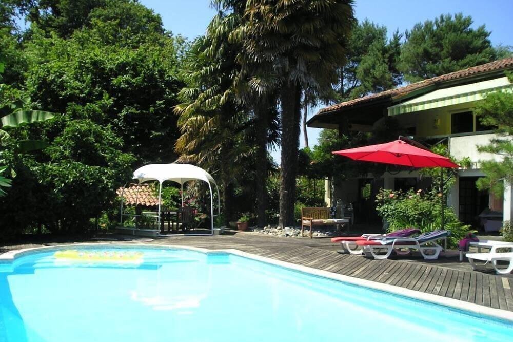 Photo of Outdoor in Habas