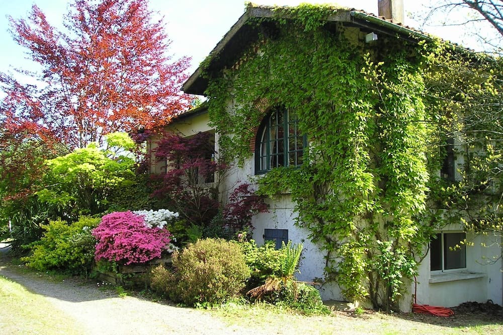 Photo of Outdoor in Habas