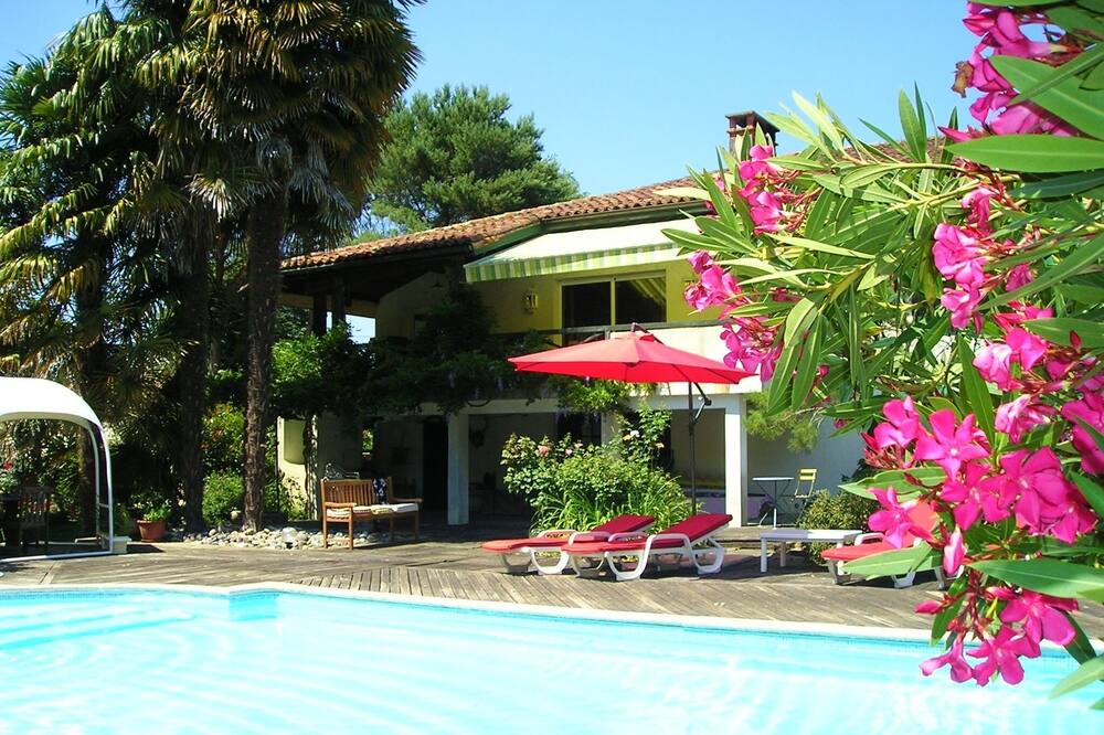 Photo of Outdoor in Habas
