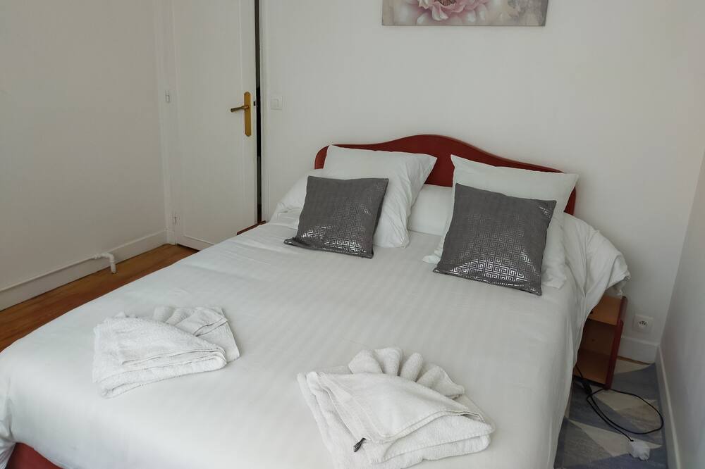 Photo of Bedroom in Chatou