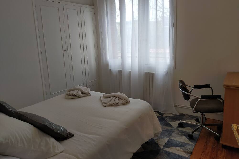 Photo of Bedroom in Chatou