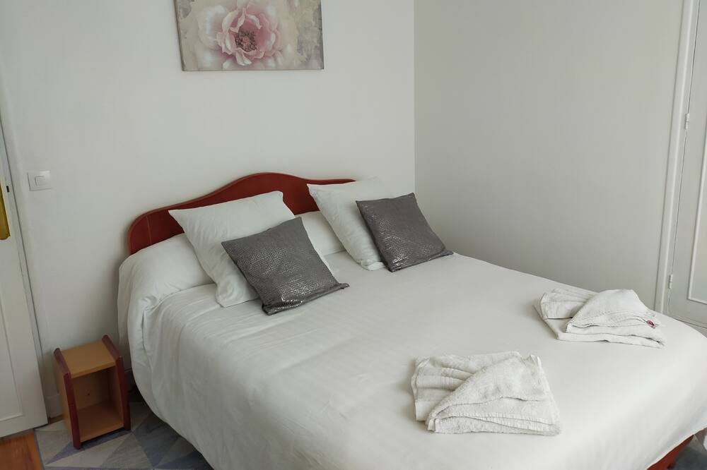 Photo of Bedroom in Chatou