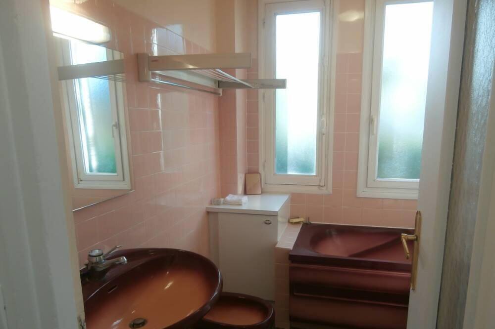Photo of Bathroom in Chatou