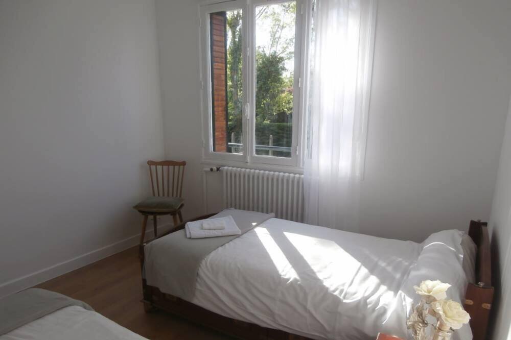 Photo of Bedroom in Chatou