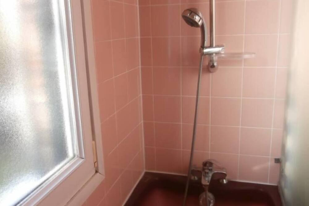 Photo of Bathroom in Chatou